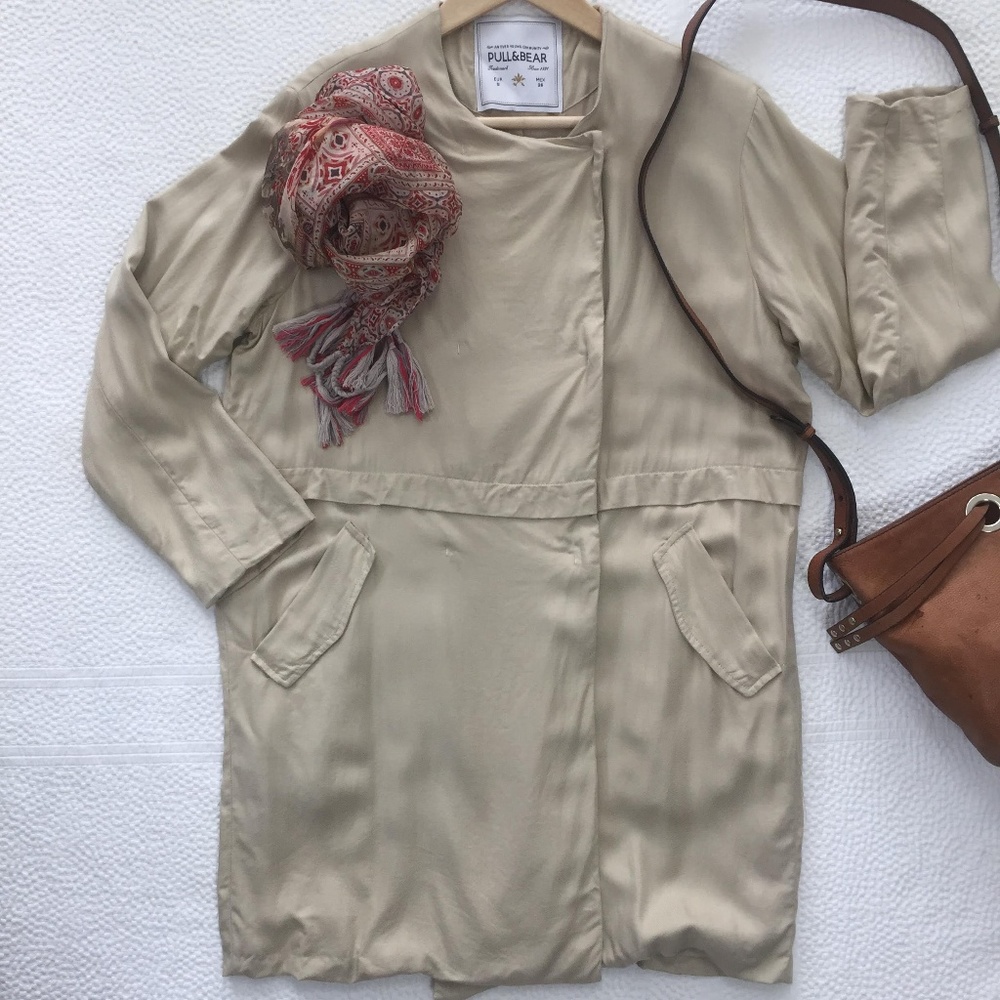 Pull & Bear Loose Fit Beige Spring Jacket